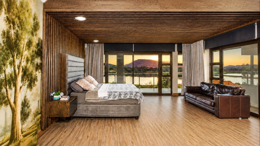8 Bedroom Property for Sale in Birdwood Estate North West